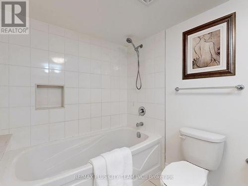 2218 - 481 Rupert Avenue, Whitchurch-Stouffville, ON - Indoor Photo Showing Bathroom