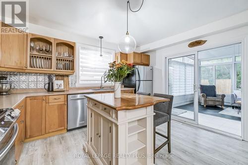 42 Dayfoot Drive, Halton Hills, ON - Indoor Photo Showing Kitchen