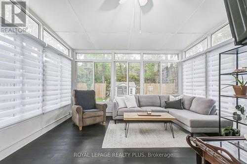 42 Dayfoot Drive, Halton Hills, ON - Indoor Photo Showing Living Room