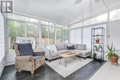 42 Dayfoot Drive, Halton Hills, ON - Indoor Photo Showing Living Room