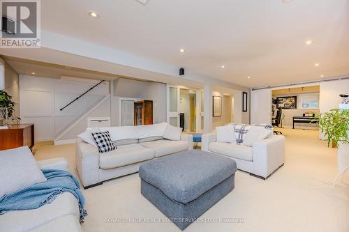 433 Pinegrove Road, Oakville, ON - Indoor Photo Showing Living Room