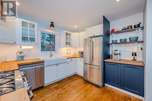 433 Pinegrove Road, Oakville, ON - Indoor Photo Showing Kitchen