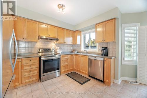 39 Coolspring Crescent, Caledon, ON - Indoor Photo Showing Kitchen With Double Sink