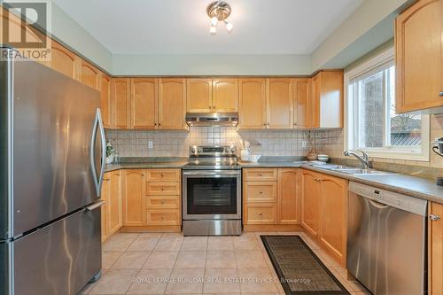 39 Coolspring Crescent, Caledon, ON - Indoor Photo Showing Kitchen With Double Sink