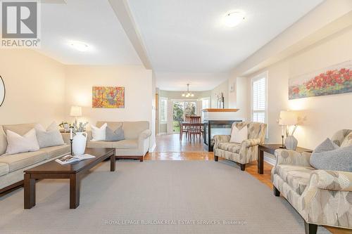 39 Coolspring Crescent, Caledon, ON - Indoor Photo Showing Living Room