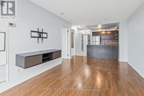 9 George Street, Brampton, ON - Indoor