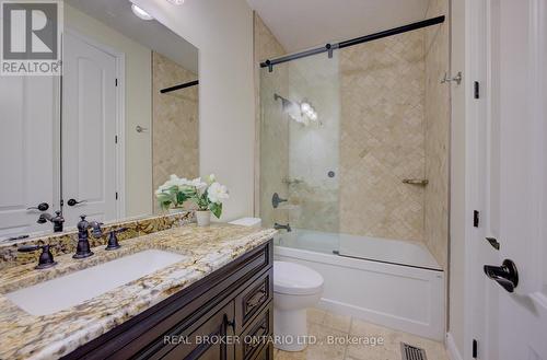 550 Pinery Trail, Waterloo, ON - Indoor Photo Showing Bathroom