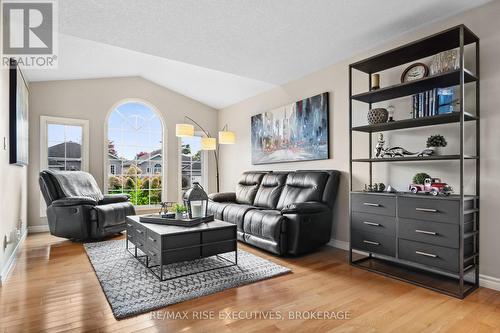 1142 Deerfield Drive, Kingston (City Northwest), ON - Indoor Photo Showing Living Room