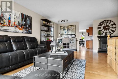 1142 Deerfield Drive, Kingston (City Northwest), ON - Indoor Photo Showing Living Room