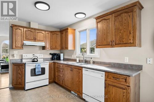 1142 Deerfield Drive, Kingston (City Northwest), ON - Indoor Photo Showing Kitchen With Double Sink