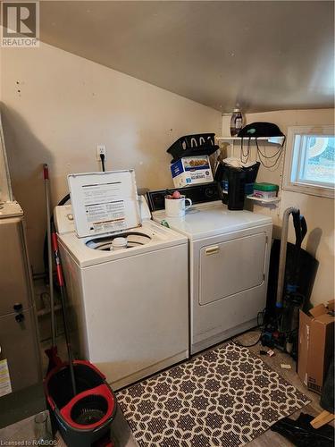 Laundry area featuring washer and clothes dryer - 765 7Th Street A E, Owen Sound, ON - Indoor Photo Showing Laundry Room