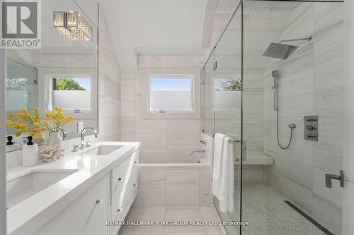 100 Roe Avenue, Toronto, ON - Indoor Photo Showing Bathroom