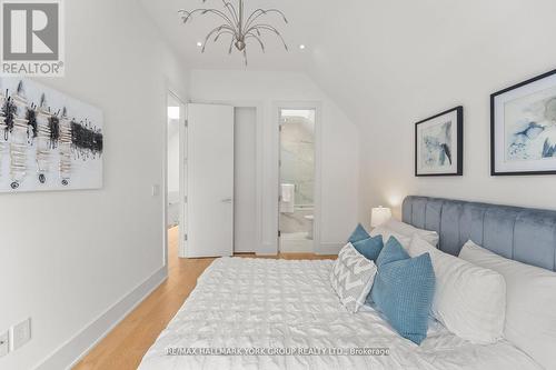 100 Roe Avenue, Toronto, ON - Indoor Photo Showing Bedroom