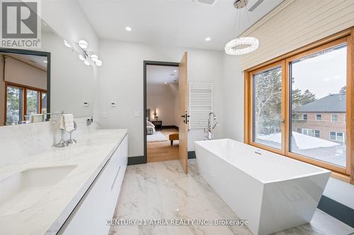 170 Burndale Avenue, Toronto, ON - Indoor Photo Showing Bedroom