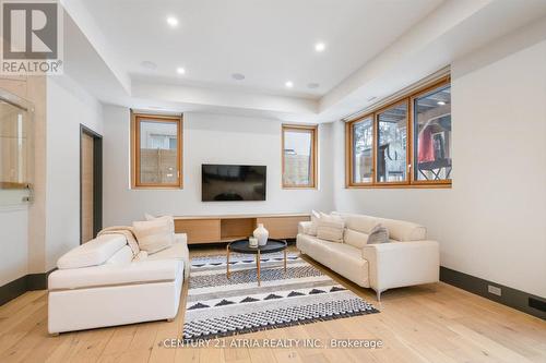 170 Burndale Avenue, Toronto, ON - Indoor Photo Showing Living Room