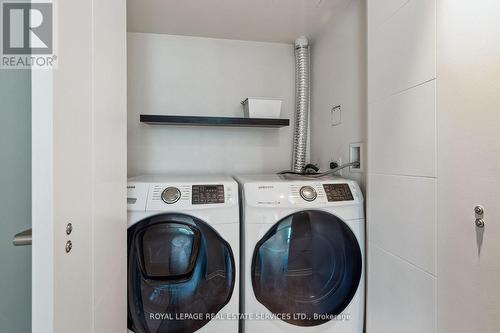 1807 - 25 Lower Simcoe Street, Toronto, ON - Indoor Photo Showing Laundry Room