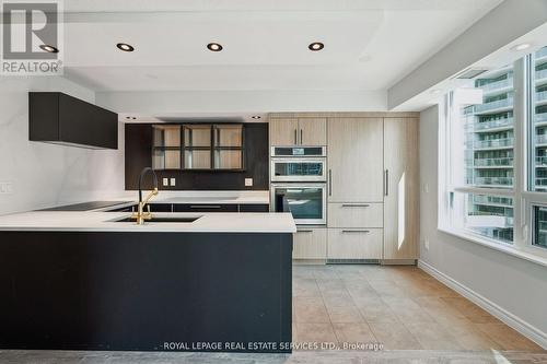 1807 - 25 Lower Simcoe Street, Toronto, ON - Indoor Photo Showing Kitchen With Double Sink