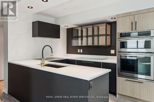 1807 - 25 Lower Simcoe Street, Toronto, ON - Indoor Photo Showing Kitchen With Upgraded Kitchen