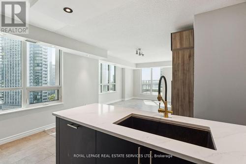 1807 - 25 Lower Simcoe Street, Toronto, ON - Indoor Photo Showing Kitchen