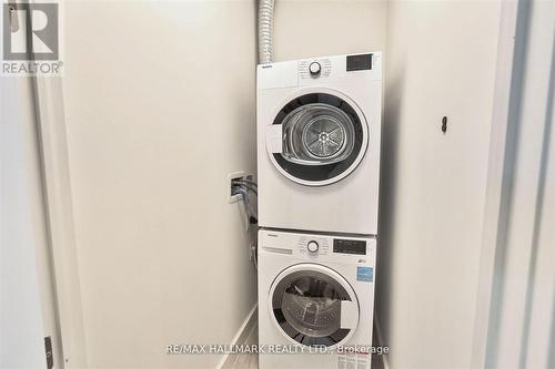 1105 - 81 Wellesley Street E, Toronto, ON - Indoor Photo Showing Laundry Room