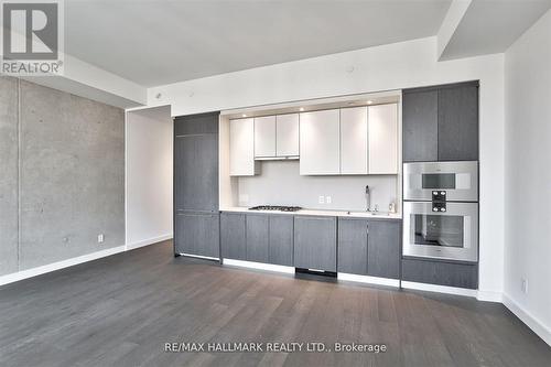 1105 - 81 Wellesley Street E, Toronto, ON - Indoor Photo Showing Kitchen