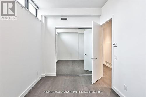 1105 - 81 Wellesley Street E, Toronto, ON - Indoor Photo Showing Other Room