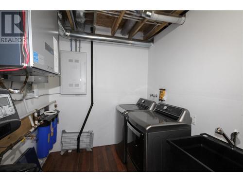 1901 91 Avenue, Dawson Creek, BC - Indoor Photo Showing Laundry Room