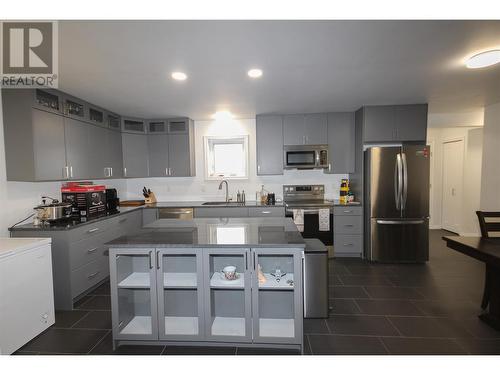 1901 91 Avenue, Dawson Creek, BC - Indoor Photo Showing Kitchen