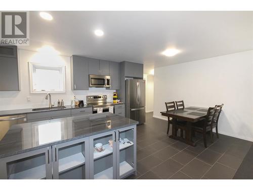 1901 91 Avenue, Dawson Creek, BC - Indoor Photo Showing Kitchen