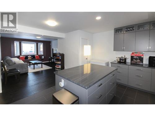 1901 91 Avenue, Dawson Creek, BC - Indoor Photo Showing Kitchen