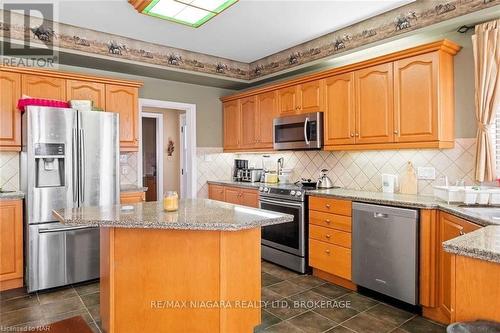 162 Cole Crescent, Niagara-On-The-Lake (107 - Glendale), ON - Indoor Photo Showing Kitchen