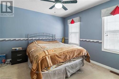 162 Cole Crescent, Niagara-On-The-Lake (107 - Glendale), ON - Indoor Photo Showing Bedroom