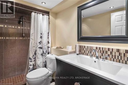 162 Cole Crescent, Niagara-On-The-Lake (107 - Glendale), ON - Indoor Photo Showing Bathroom