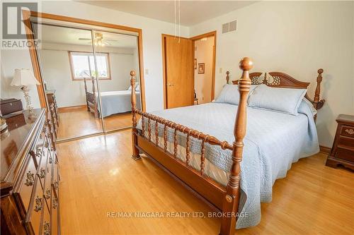 12 Fern Gate, Pelham, ON - Indoor Photo Showing Bedroom