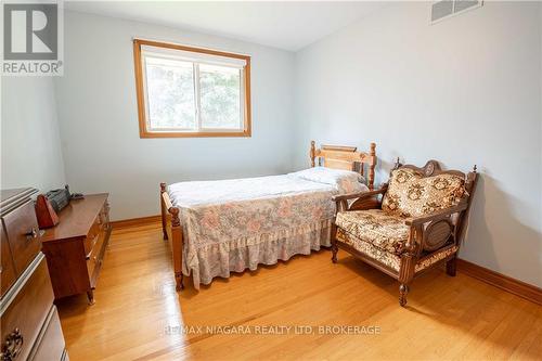 12 Fern Gate, Pelham, ON - Indoor Photo Showing Bedroom