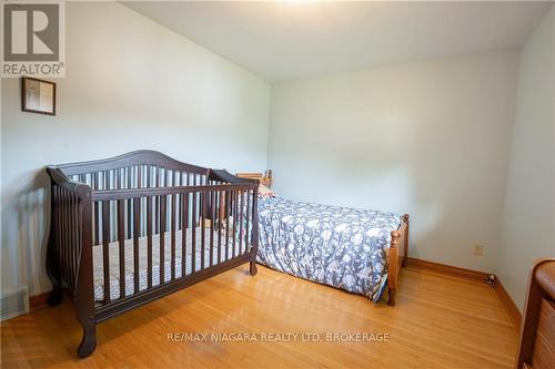 12 Fern Gate, Pelham, ON - Indoor Photo Showing Bedroom