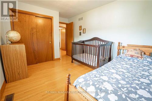 12 Fern Gate, Pelham, ON - Indoor Photo Showing Bedroom