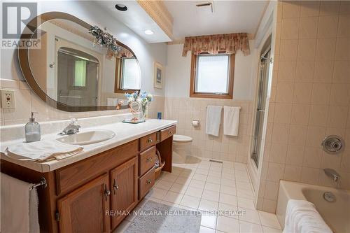 12 Fern Gate, Pelham, ON - Indoor Photo Showing Bathroom