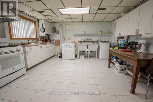 12 Fern Gate, Pelham, ON - Indoor Photo Showing Kitchen