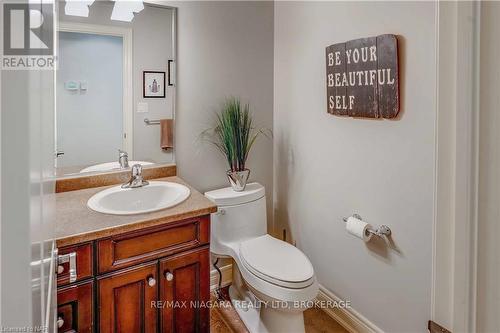 7178 St. Michael Avenue, Niagara Falls, ON - Indoor Photo Showing Bathroom