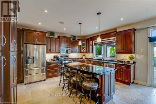 7178 St. Michael Avenue, Niagara Falls, ON - Indoor Photo Showing Kitchen