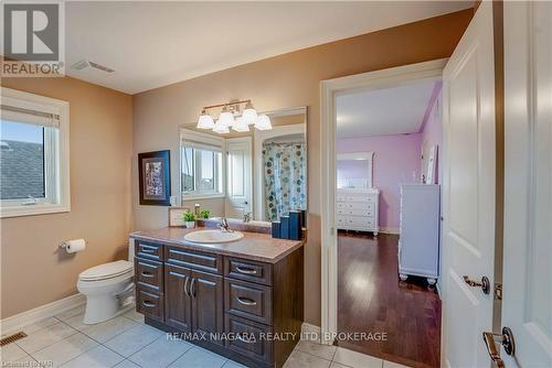 7178 St. Michael Avenue, Niagara Falls, ON - Indoor Photo Showing Bathroom