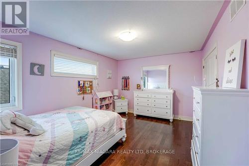 7178 St. Michael Avenue, Niagara Falls, ON - Indoor Photo Showing Bedroom