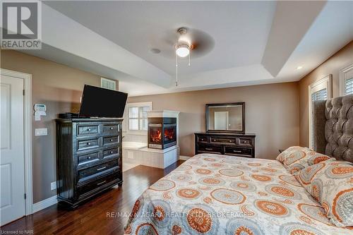 7178 St. Michael Avenue, Niagara Falls, ON - Indoor Photo Showing Bedroom