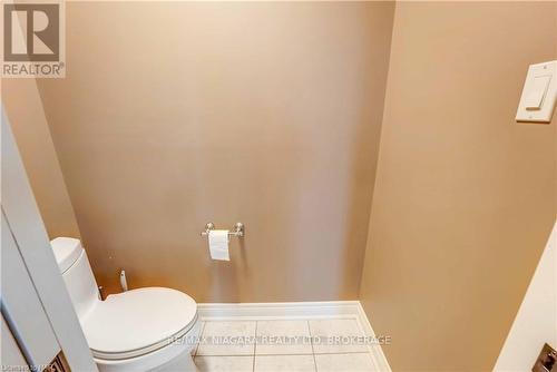 7178 St. Michael Avenue, Niagara Falls, ON - Indoor Photo Showing Bathroom