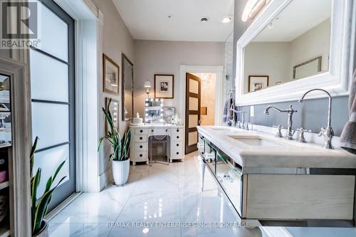 2165 Effingham Street, Pelham, ON - Indoor Photo Showing Bathroom