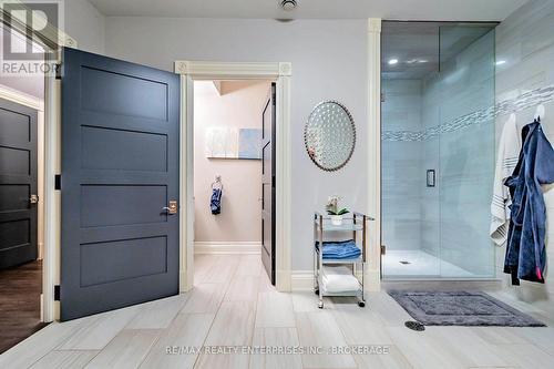 2165 Effingham Street, Pelham, ON - Indoor Photo Showing Bathroom