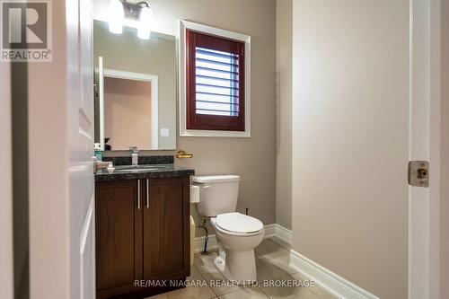 7181 Lionshead Avenue, Niagara Falls, ON - Indoor Photo Showing Bathroom