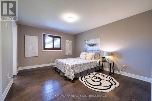 7181 Lionshead Avenue, Niagara Falls, ON - Indoor Photo Showing Bedroom