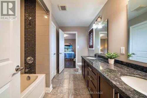 7181 Lionshead Avenue, Niagara Falls, ON - Indoor Photo Showing Bathroom